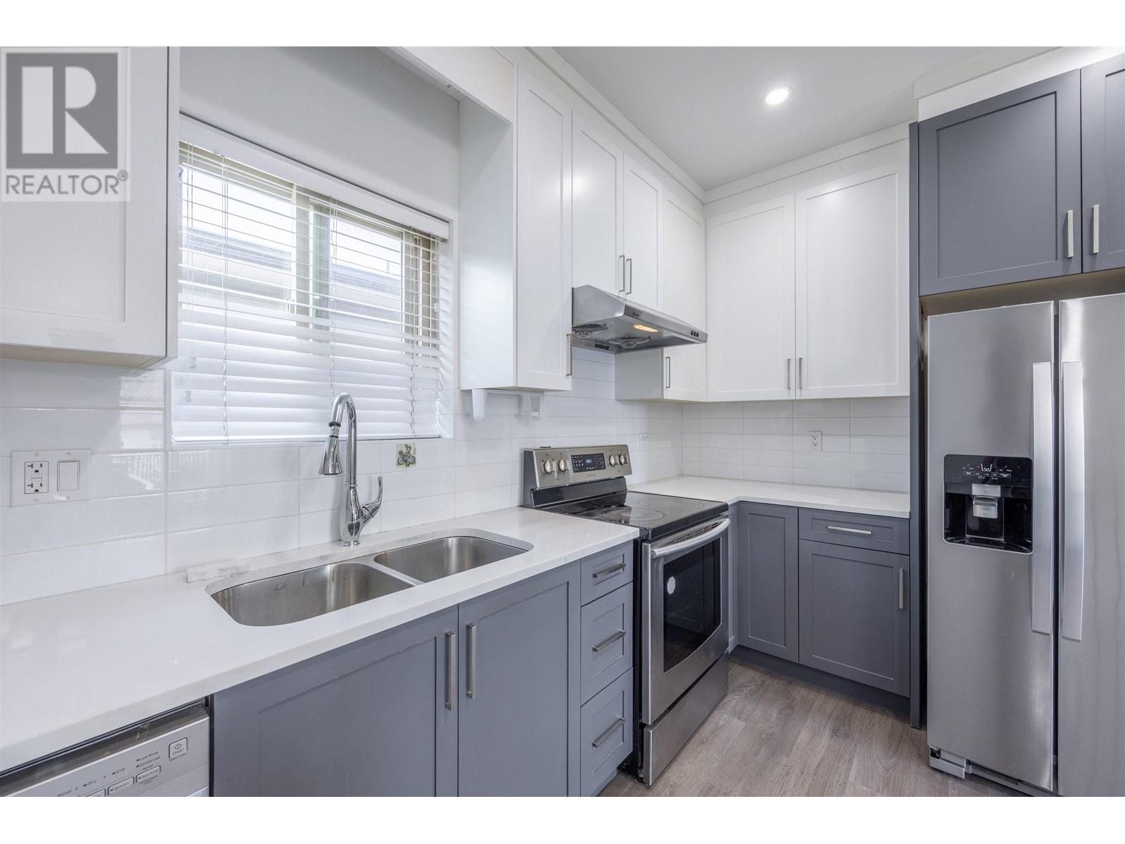 7847 15th Street, Burnaby, British Columbia  V3N 2M7 - Photo 5 - R2812834