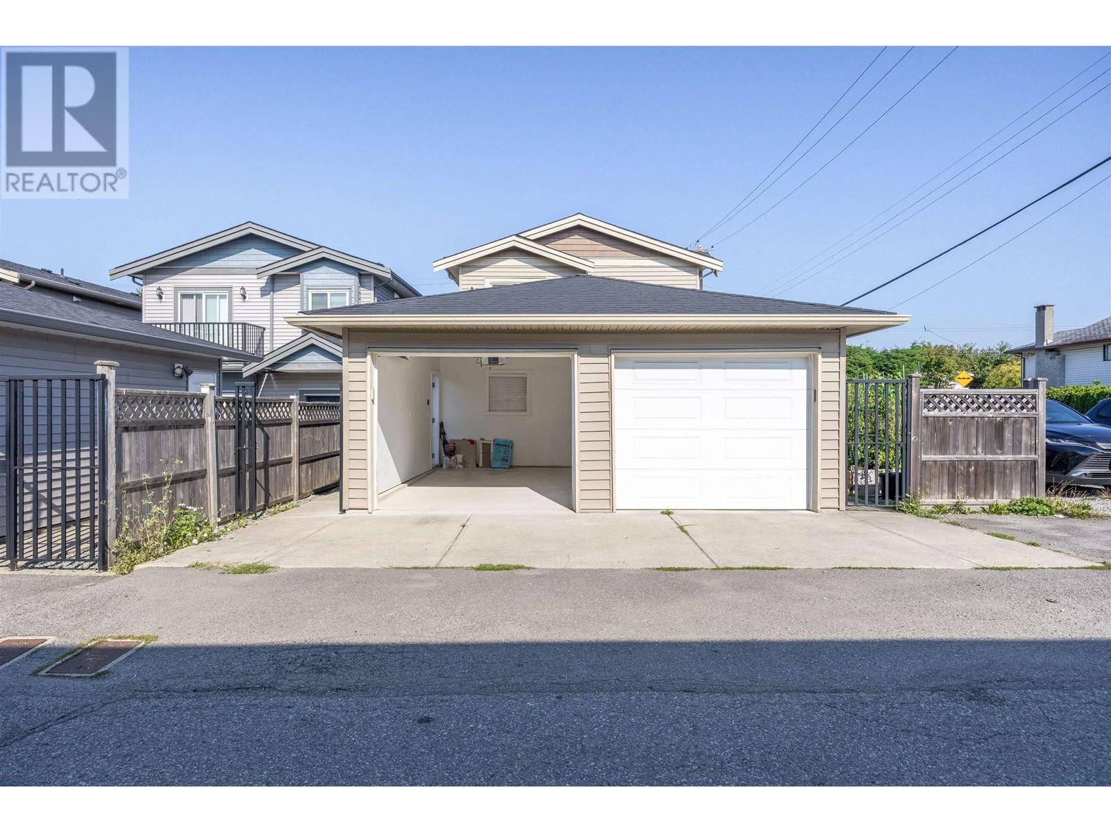 7847 15th Street, Burnaby, British Columbia  V3N 2M7 - Photo 3 - R2812834