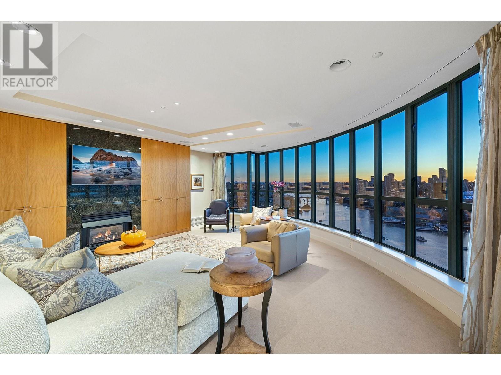 2902 1188 Quebec Street, Vancouver, British Columbia  V6A 4B3 - Photo 1 - R2818735