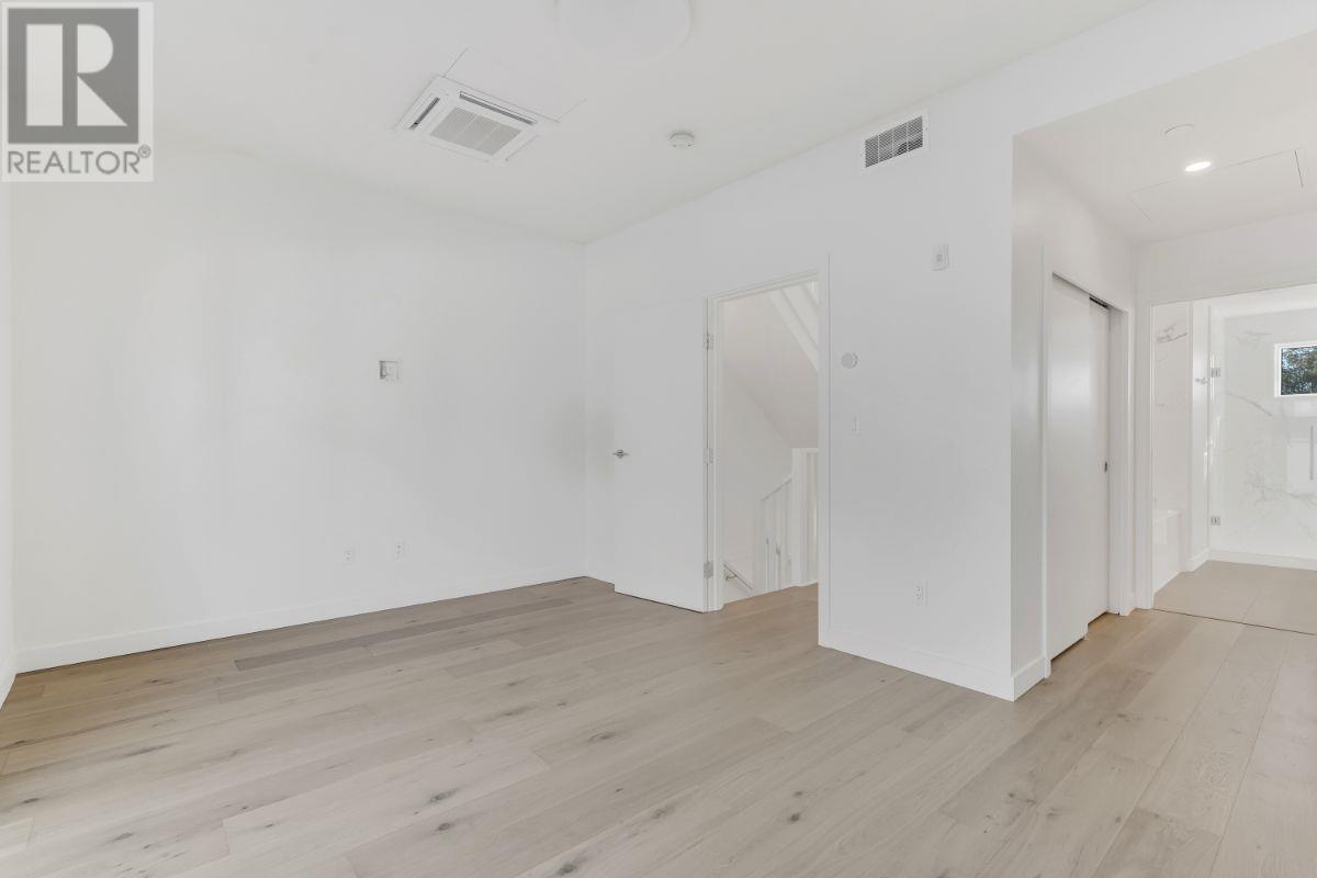 122 649 E 3rd Street, North Vancouver, British Columbia  V7L 1G6 - Photo 21 - R2818739