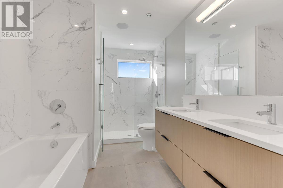 122 649 E 3rd Street, North Vancouver, British Columbia  V7L 1G6 - Photo 23 - R2818739