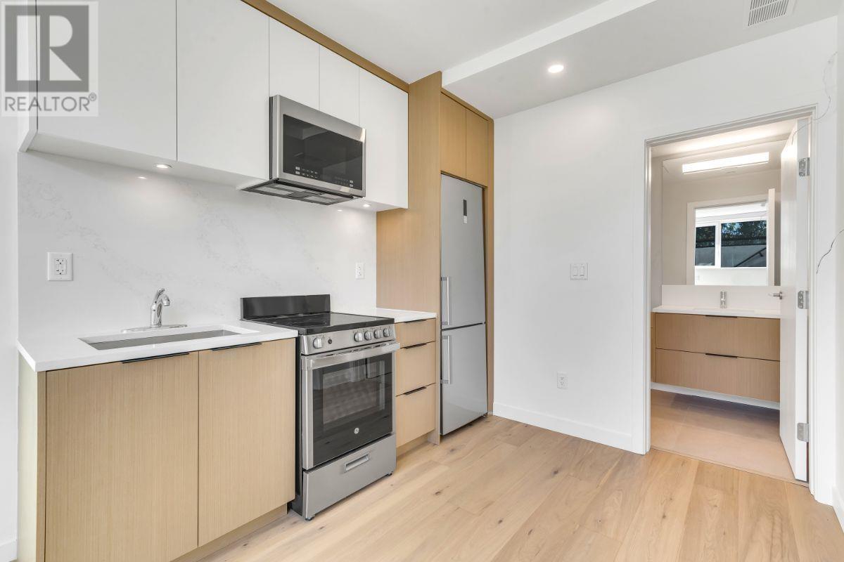 122 649 E 3rd Street, North Vancouver, British Columbia  V7L 1G6 - Photo 28 - R2818739