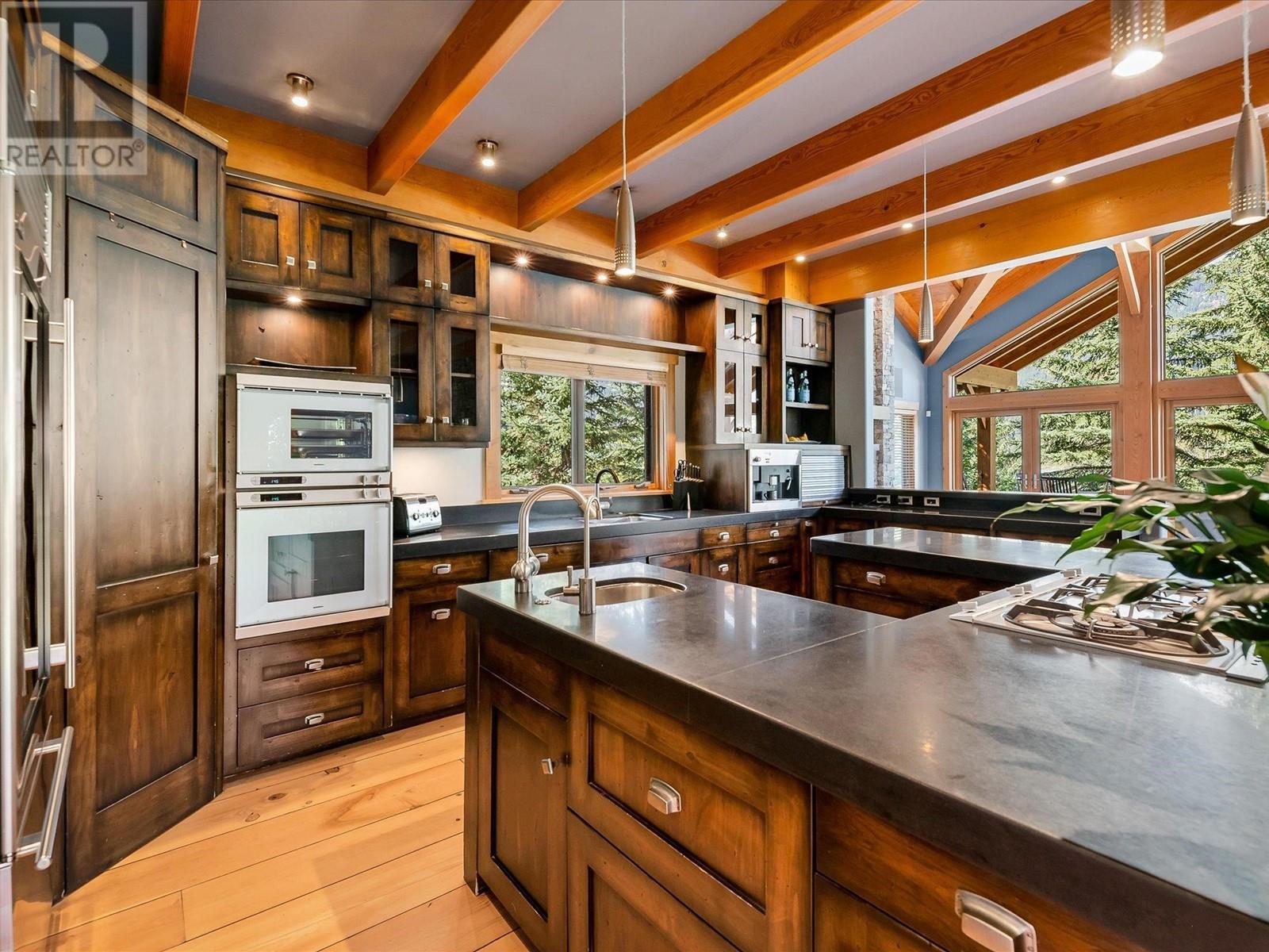 8065 N Nicklaus Boulevard, Whistler, British Columbia  V8E 1J7 - Photo 4 - R2818752