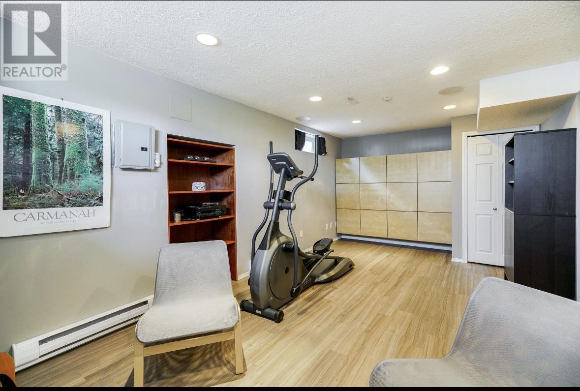 472 Cariboo Crescent, Coquitlam, British Columbia  V3C 4X7 - Photo 12 - R2816535