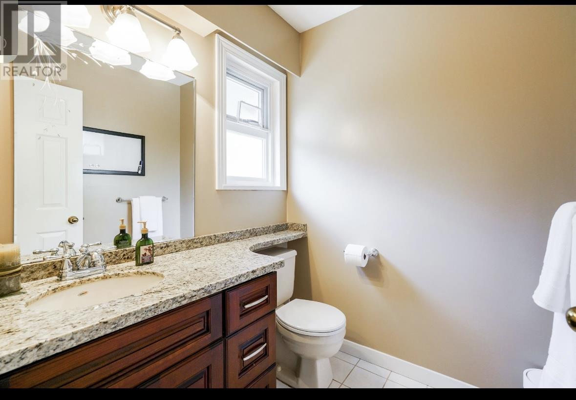 472 Cariboo Crescent, Coquitlam, British Columbia  V3C 4X7 - Photo 11 - R2816535