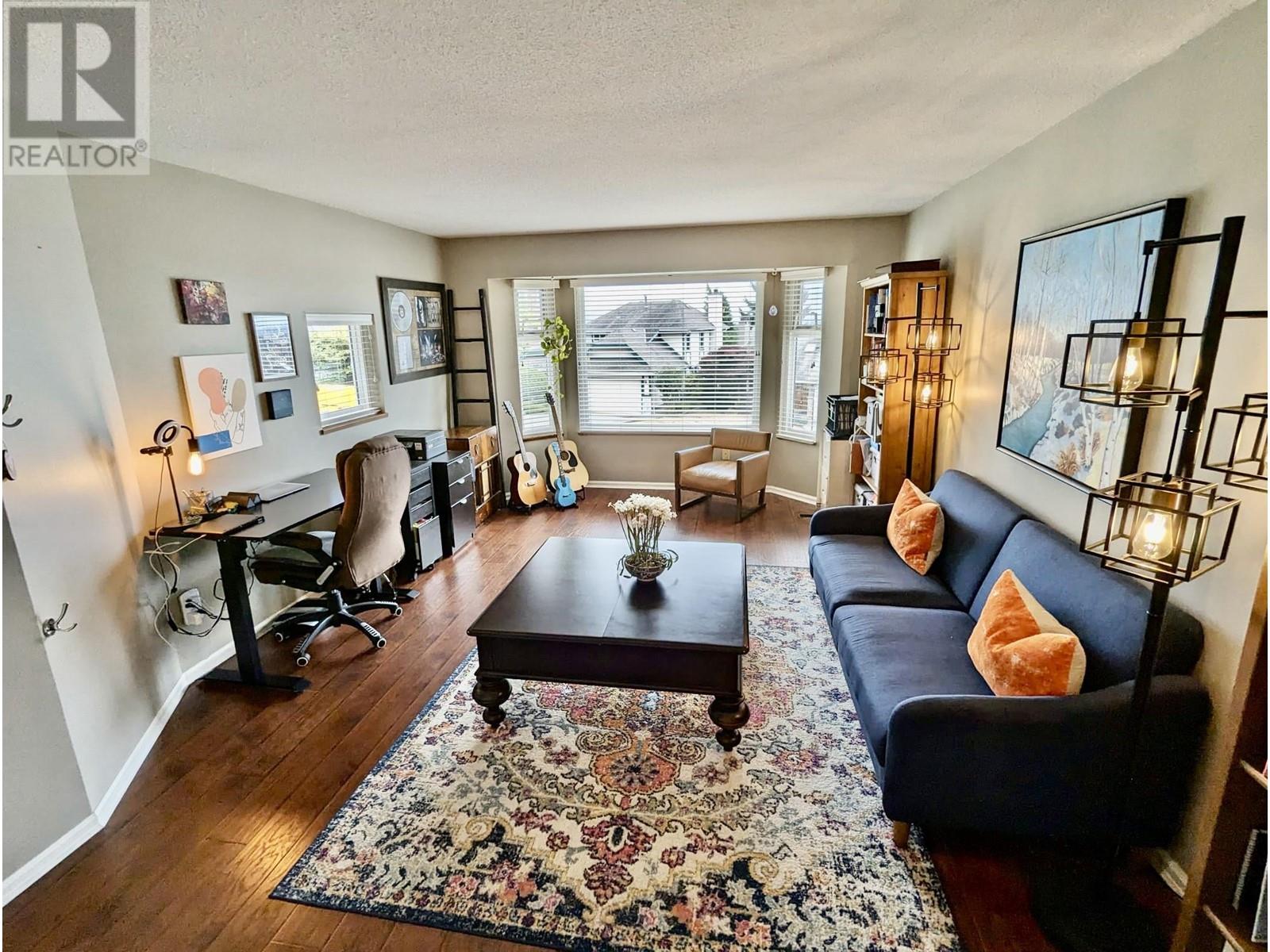 472 Cariboo Crescent, Coquitlam, British Columbia  V3C 4X7 - Photo 4 - R2816535