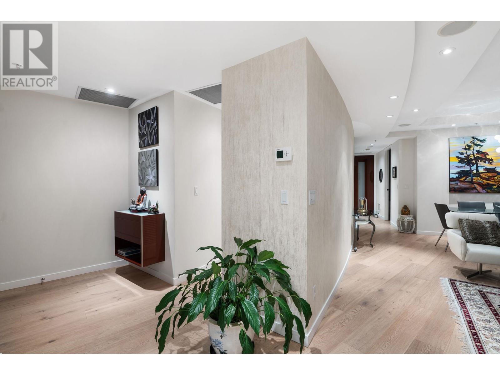 3703 938 Nelson Street, Vancouver, British Columbia  V6Z 3A7 - Photo 3 - R2818821