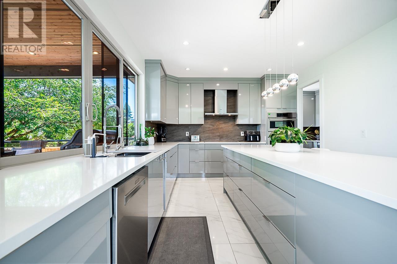 955 Melbourne Avenue, North Vancouver, British Columbia  V7R 1P1 - Photo 9 - R2818812