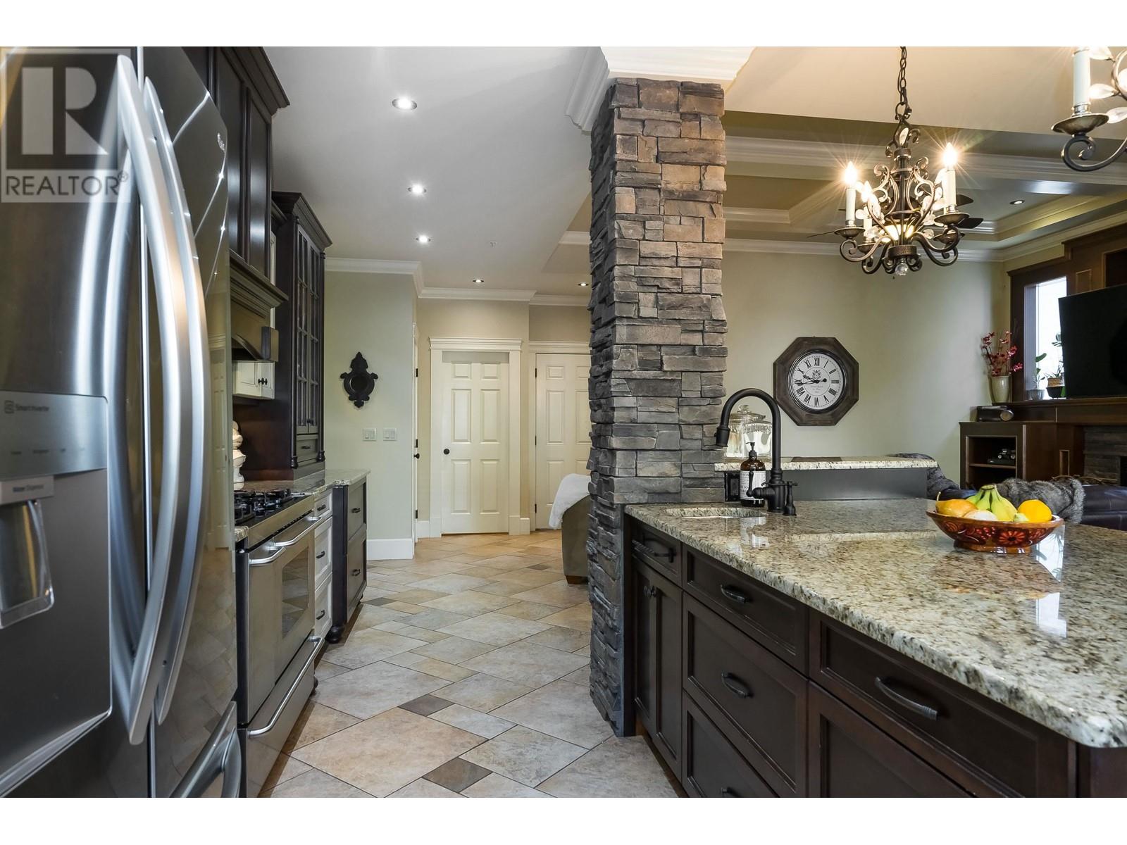 10339 Mceachern Street, Maple Ridge, British Columbia  V2W 0B2 - Photo 14 - R2818845