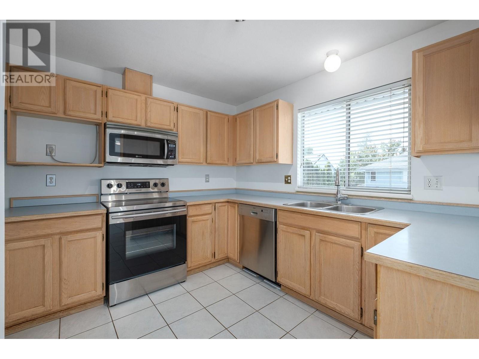 12431 188a Street, Pitt Meadows, British Columbia  V3Y 2H5 - Photo 13 - R2818898