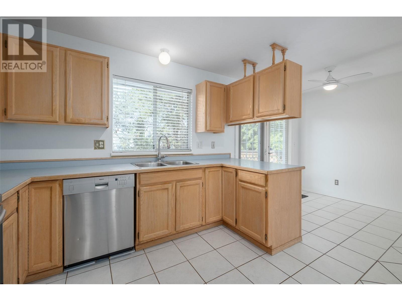 12431 188a Street, Pitt Meadows, British Columbia  V3Y 2H5 - Photo 14 - R2818898