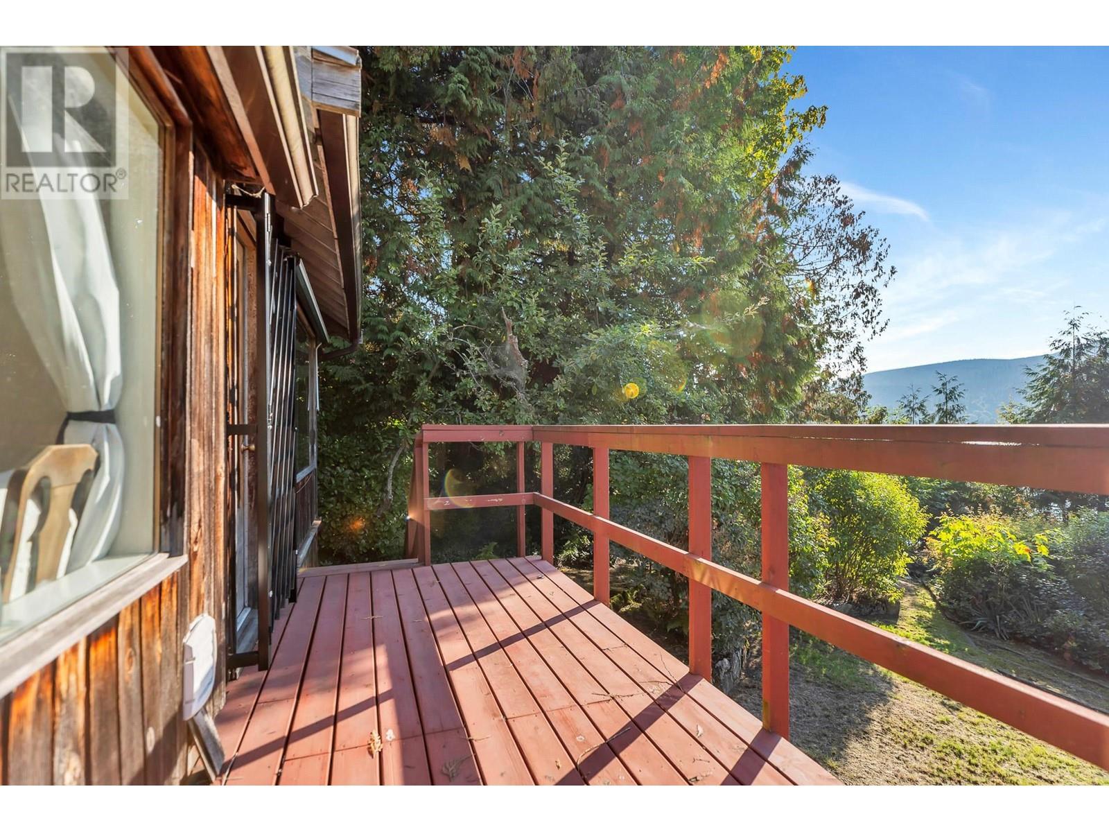 4573 Strathcona Road, North Vancouver, British Columbia  V7G 1G7 - Photo 12 - R2818903