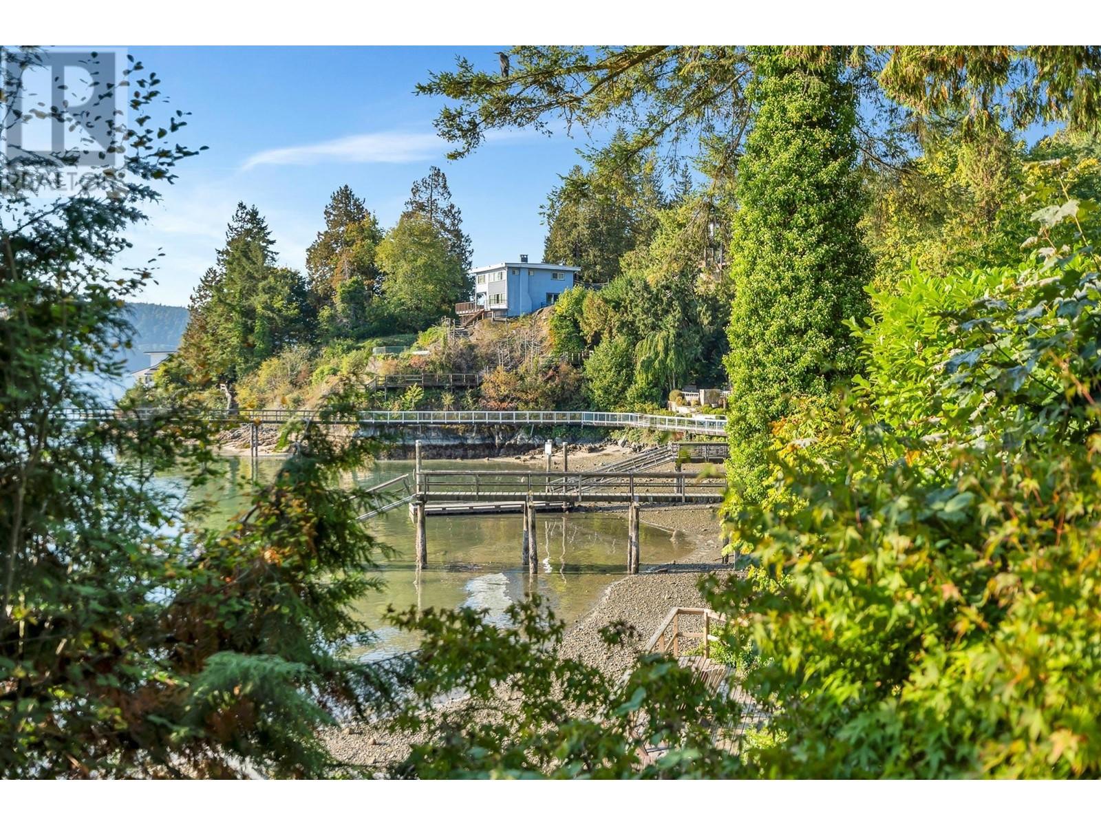 4573 Strathcona Road, North Vancouver, British Columbia  V7G 1G7 - Photo 9 - R2818903