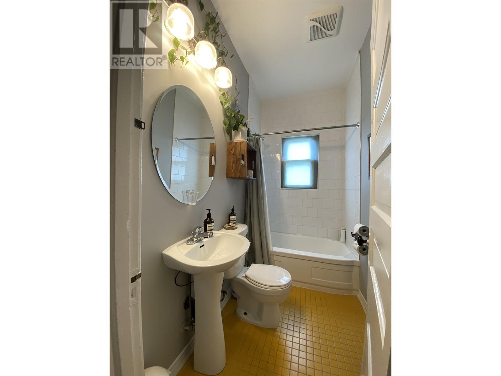 242 Princess Avenue, Vancouver, British Columbia  V6A 3C5 - Photo 11 - R2818913