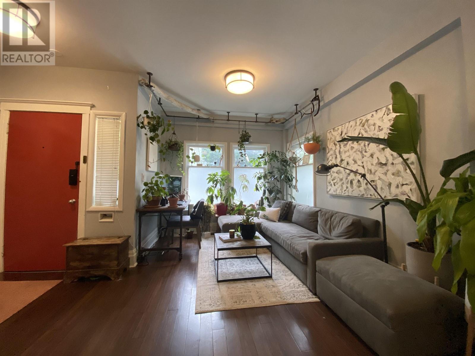 242 Princess Avenue, Vancouver, British Columbia  V6A 3C5 - Photo 4 - R2818913