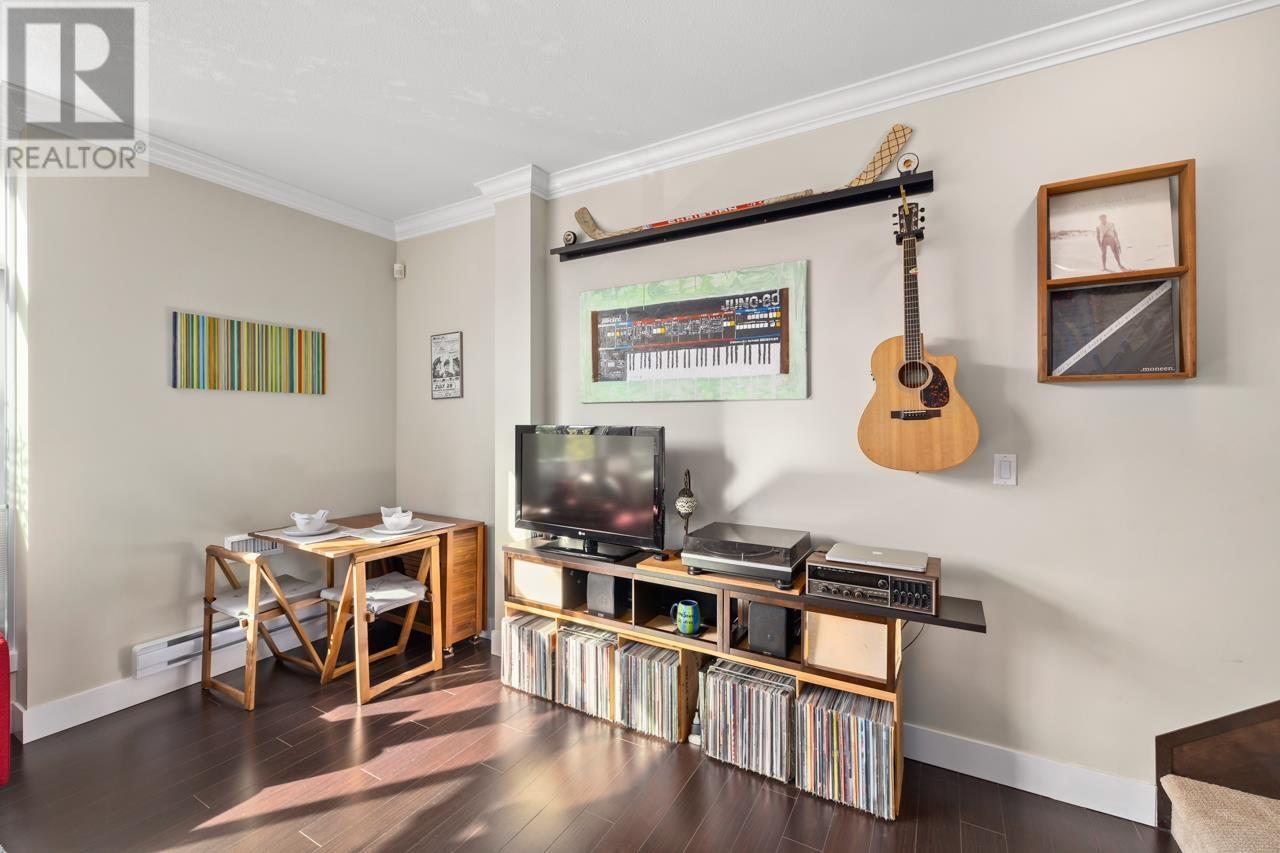 202 1637 E Pender Street, Vancouver, British Columbia  V5L 1W2 - Photo 4 - R2818052