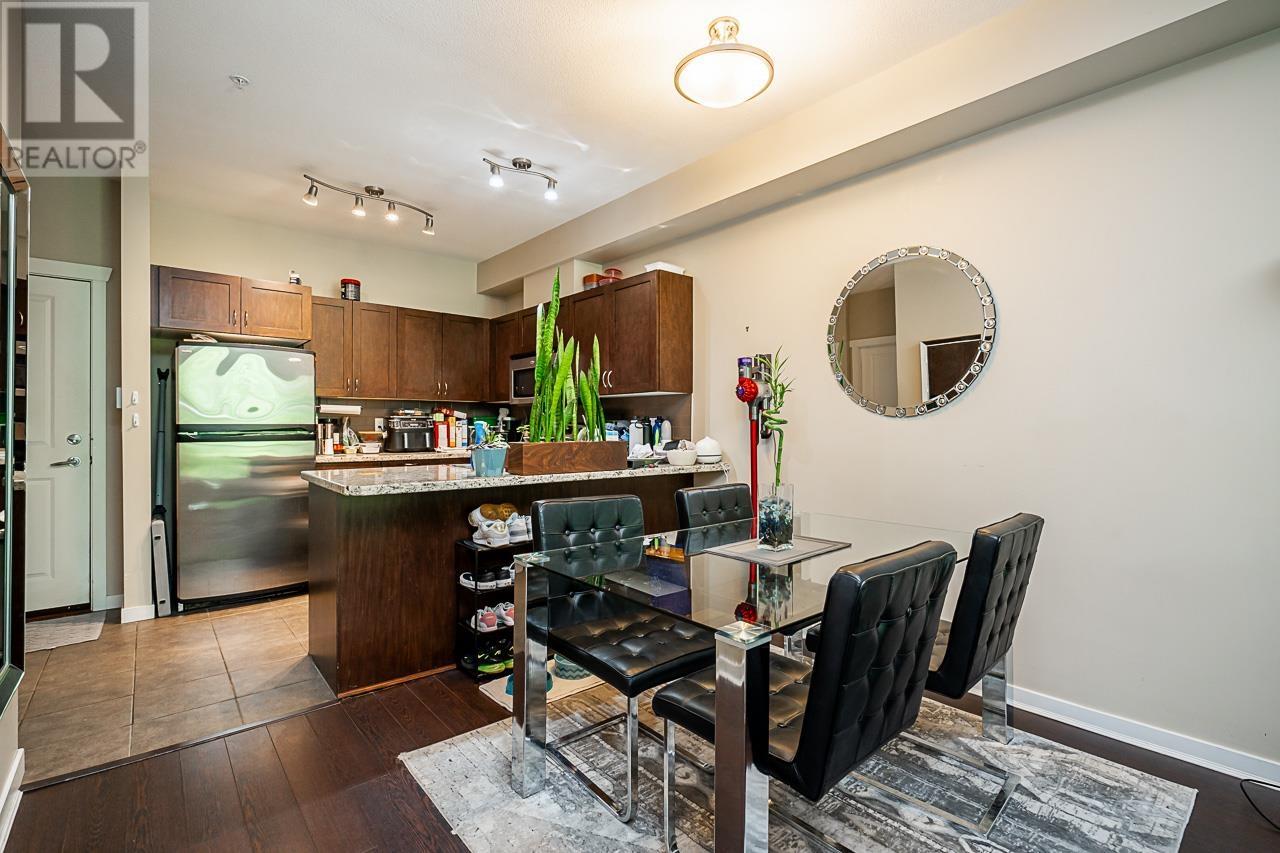 217 2336 Whyte Avenue, Port Coquitlam, British Columbia  V3C 0A5 - Photo 3 - R2818921