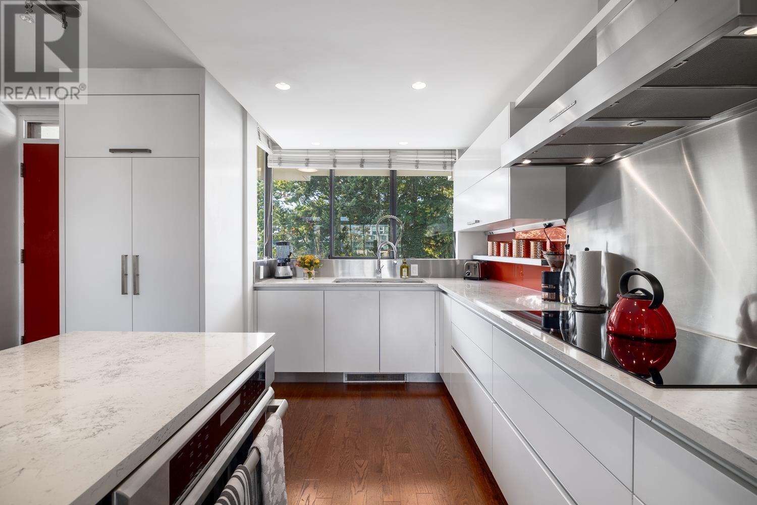 312 674 Leg In Boot Square, Vancouver, British Columbia  V5Z 4B4 - Photo 11 - R2818945