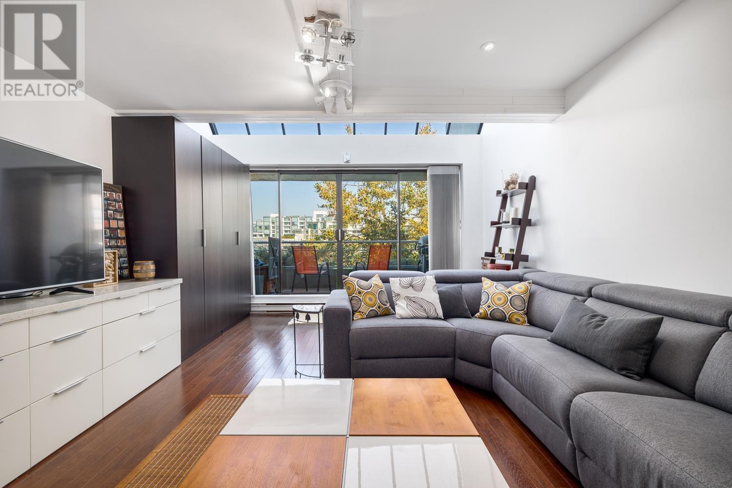 312 674 Leg In Boot Square, Vancouver, British Columbia  V5Z 4B4 - Photo 25 - R2818945