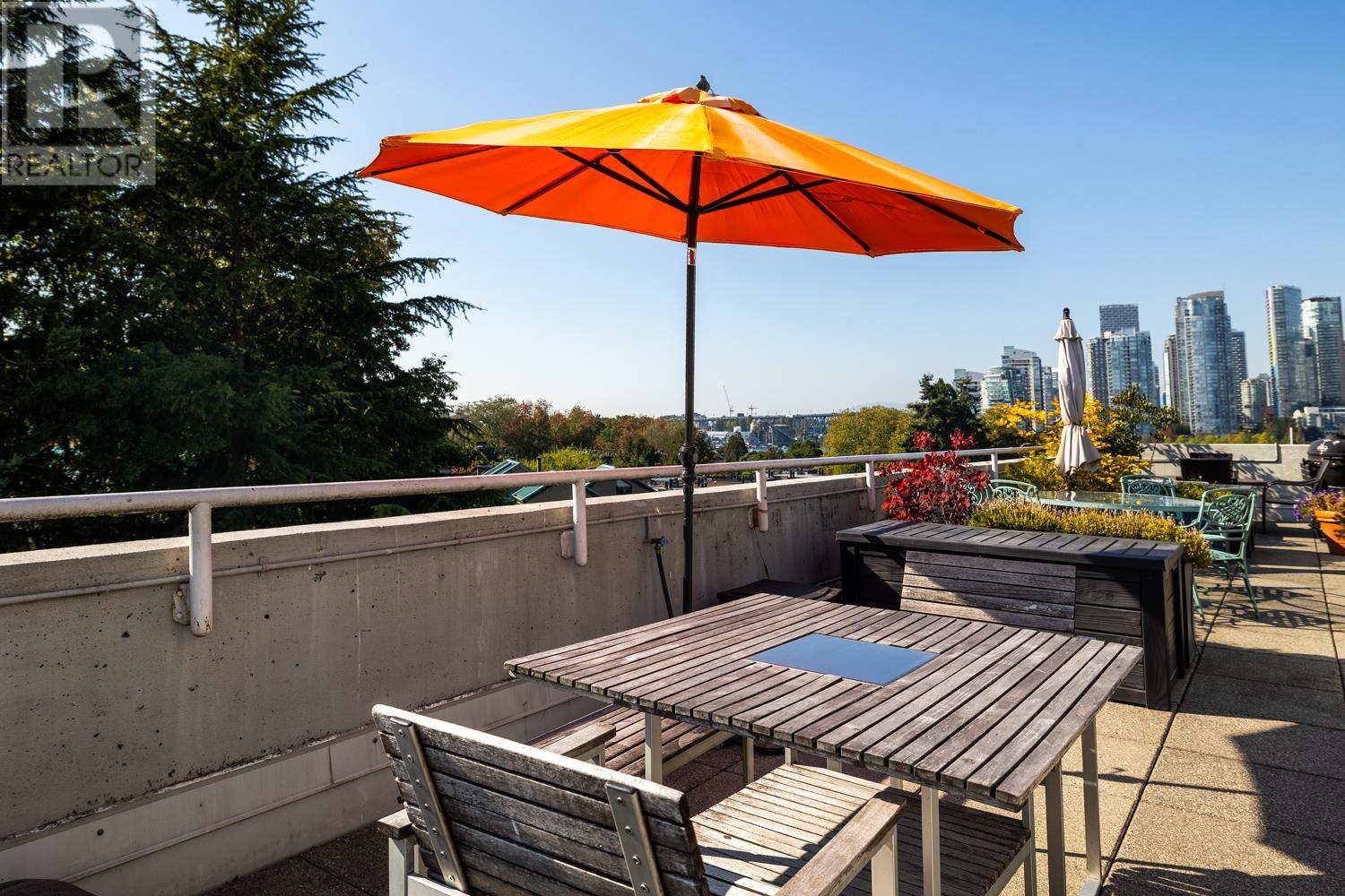 312 674 Leg In Boot Square, Vancouver, British Columbia  V5Z 4B4 - Photo 6 - R2818945