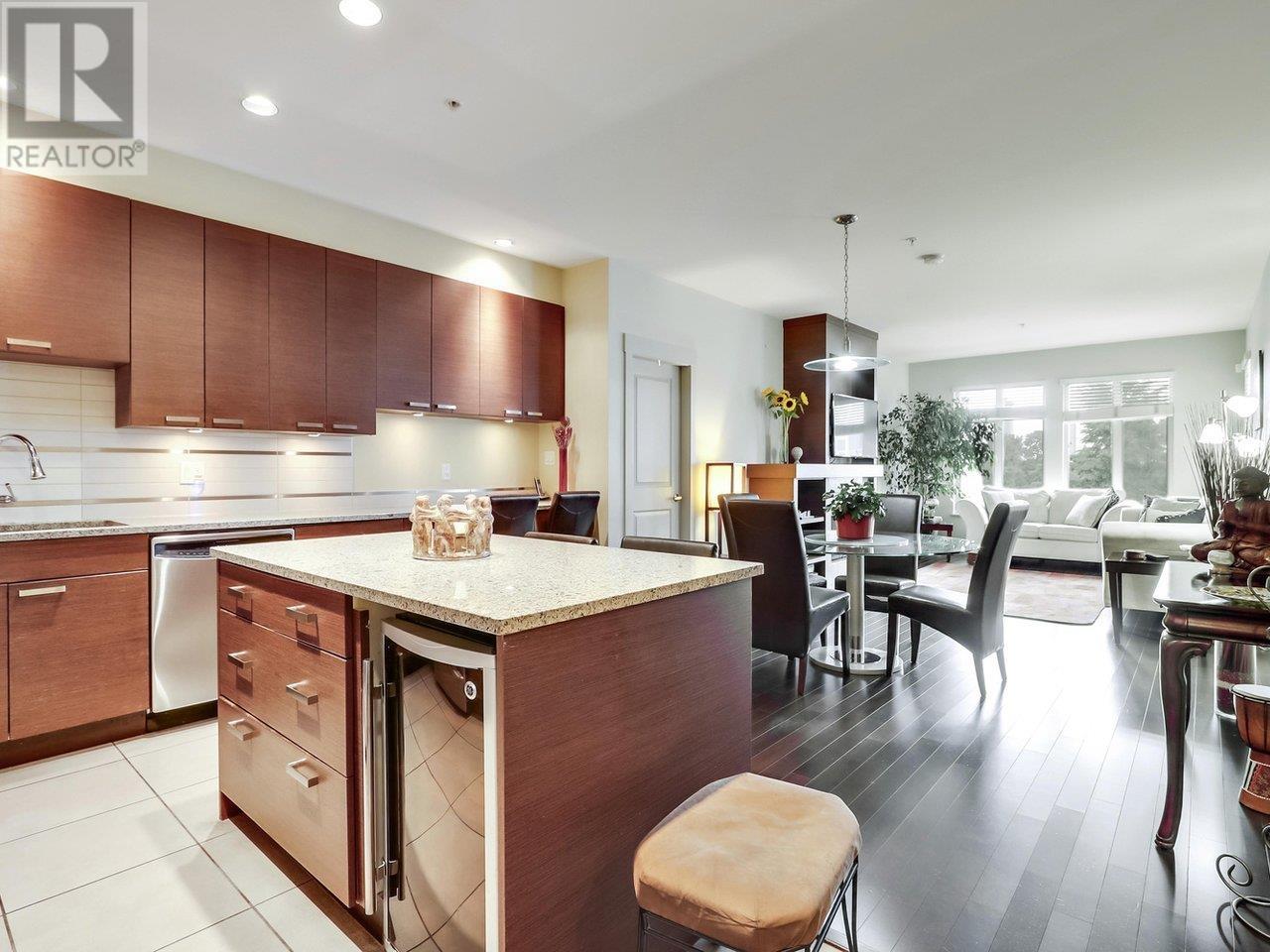 314 4365 Hastings Street, Burnaby, British Columbia  V5C 0B7 - Photo 2 - R2819002