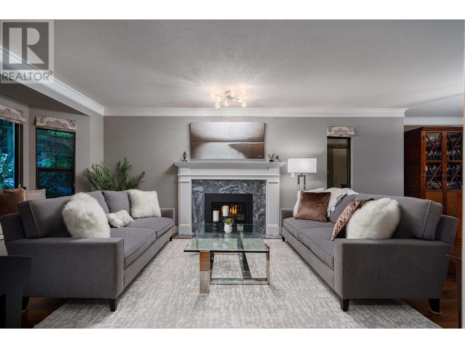 5791 Grousewoods Crescent, North Vancouver, British Columbia  V7R 4V9 - Photo 3 - R2819015
