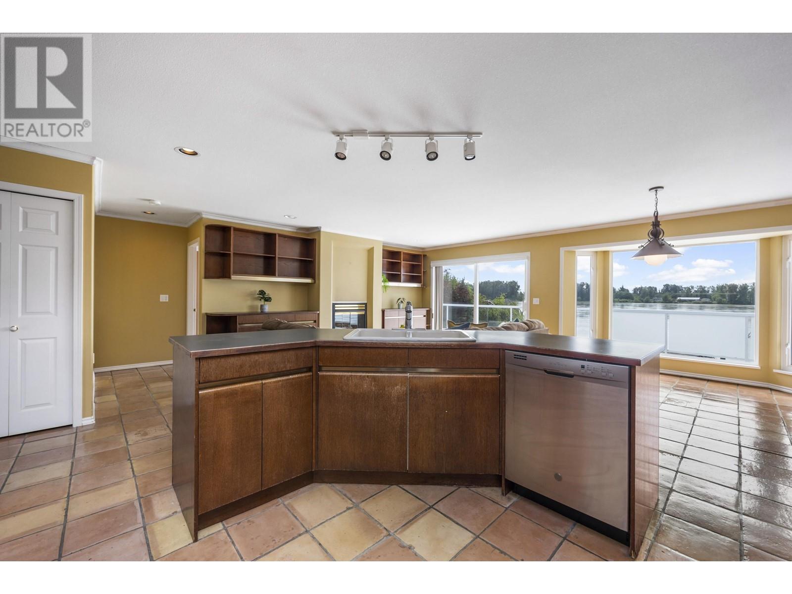 20250 Wharf Street, Maple Ridge, British Columbia  V2X 1A3 - Photo 9 - R2808762