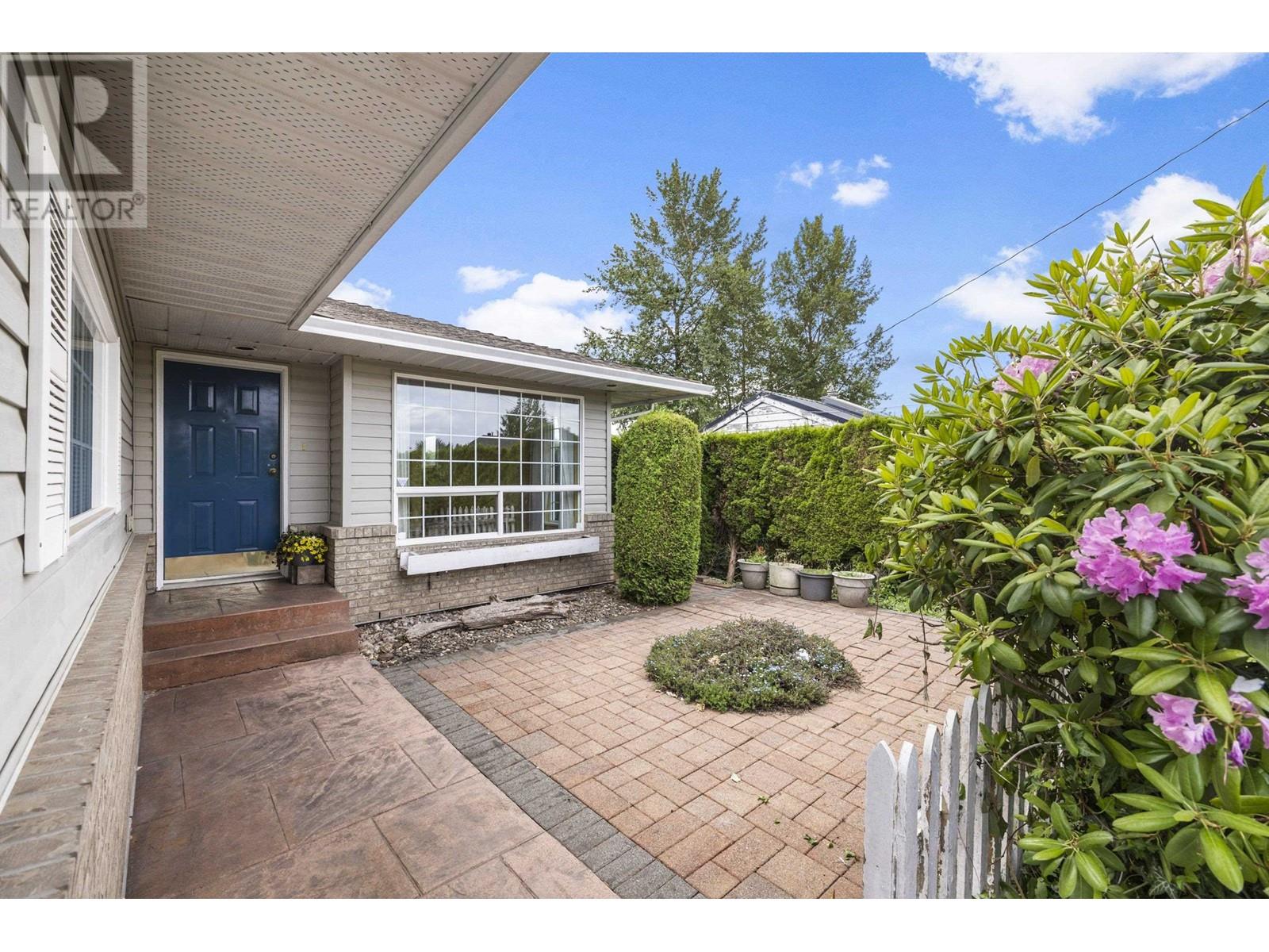 20250 Wharf Street, Maple Ridge, British Columbia  V2X 1A3 - Photo 1 - R2808762