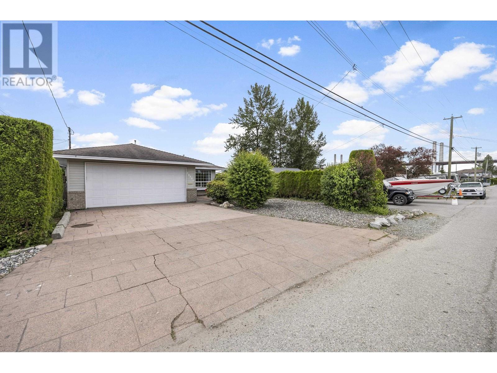 20250 Wharf Street, Maple Ridge, British Columbia  V2X 1A3 - Photo 3 - R2808762