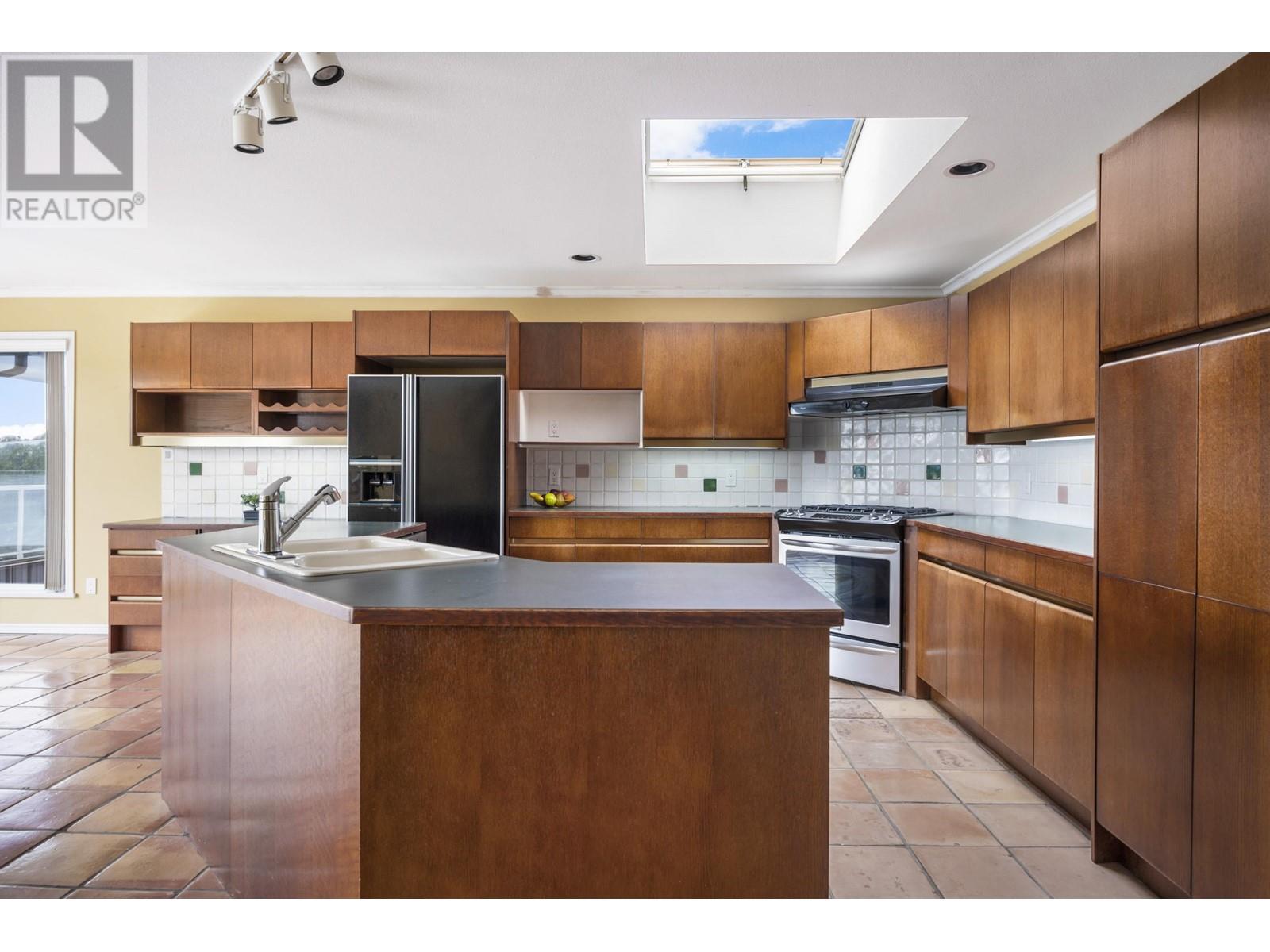 20250 Wharf Street, Maple Ridge, British Columbia  V2X 1A3 - Photo 5 - R2808762