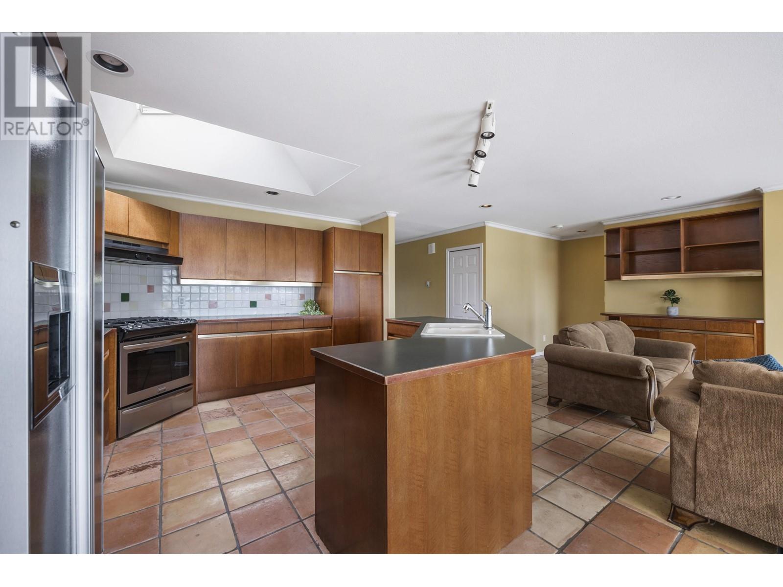 20250 Wharf Street, Maple Ridge, British Columbia  V2X 1A3 - Photo 8 - R2808762