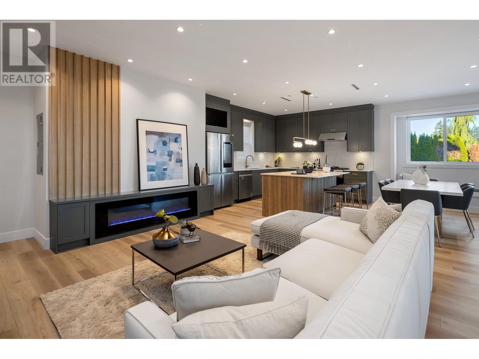 1109 Dansey Avenue, Coquitlam, British Columbia  V3K 3H5 - Photo 4 - R2815520