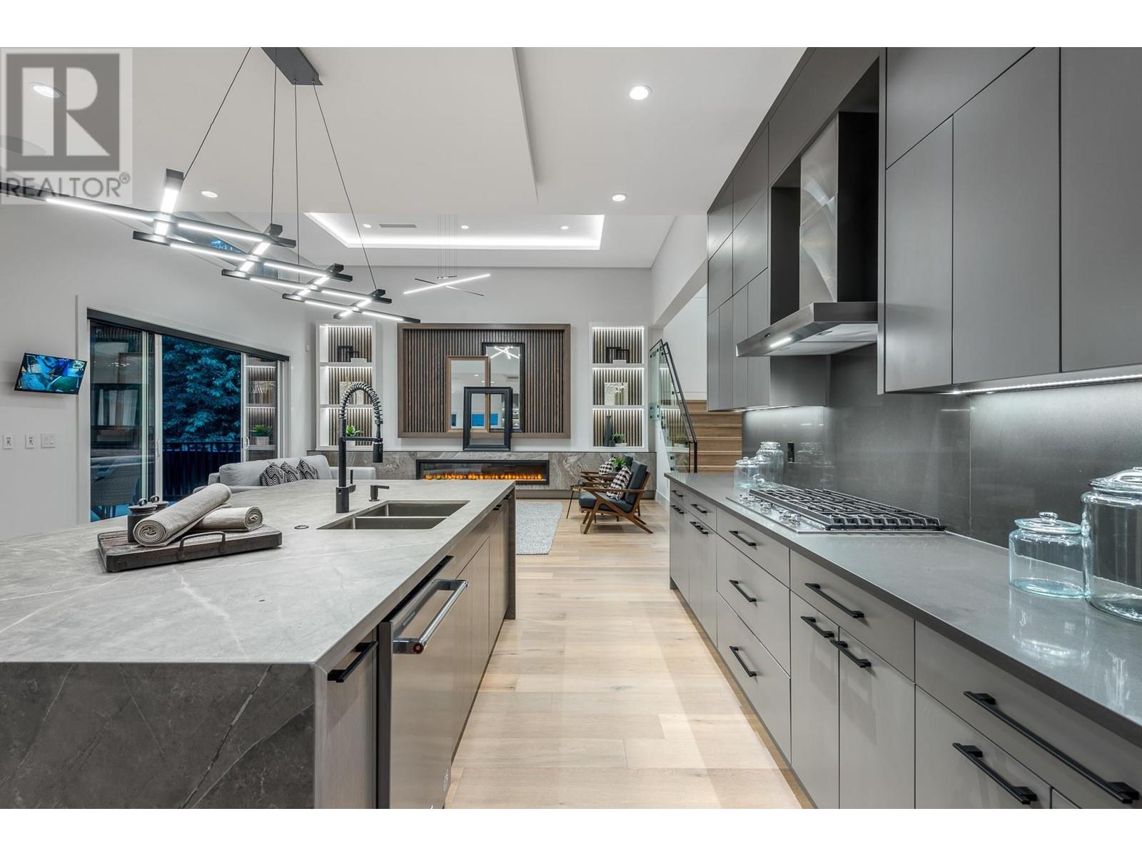 1402 Pipeline Place, Coquitlam, British Columbia  V0V 0V0 - Photo 5 - R2819042