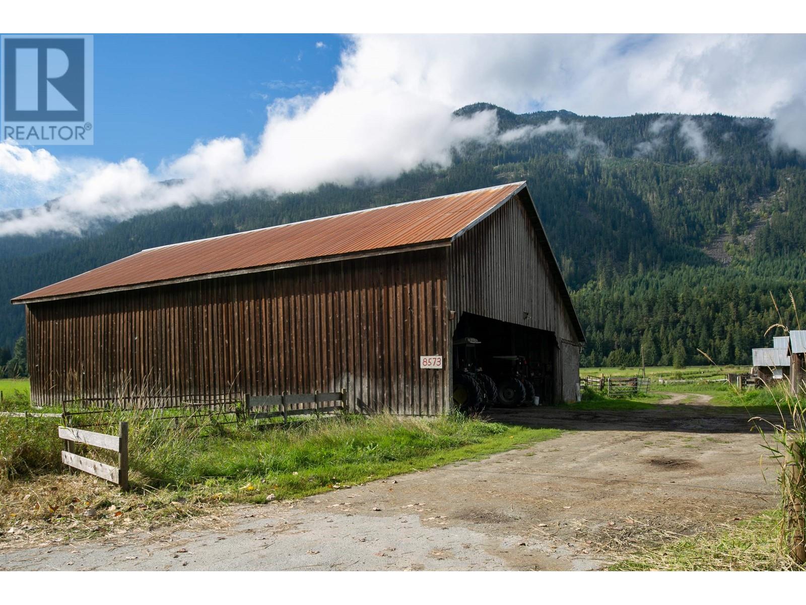 8573 Pemberton Meadows Road, Pemberton, British Columbia  V0N 2L2 - Photo 29 - R2813322