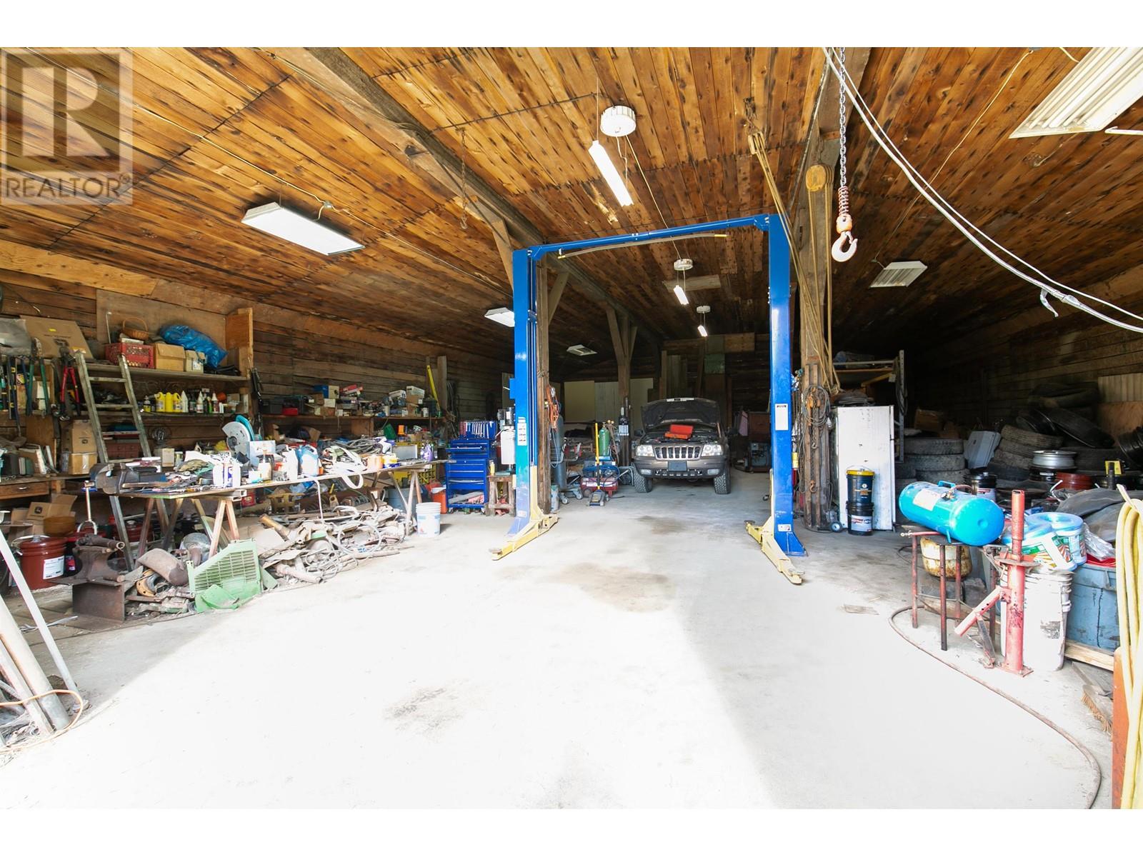 8573 Pemberton Meadows Road, Pemberton, British Columbia  V0N 2L2 - Photo 14 - R2813322