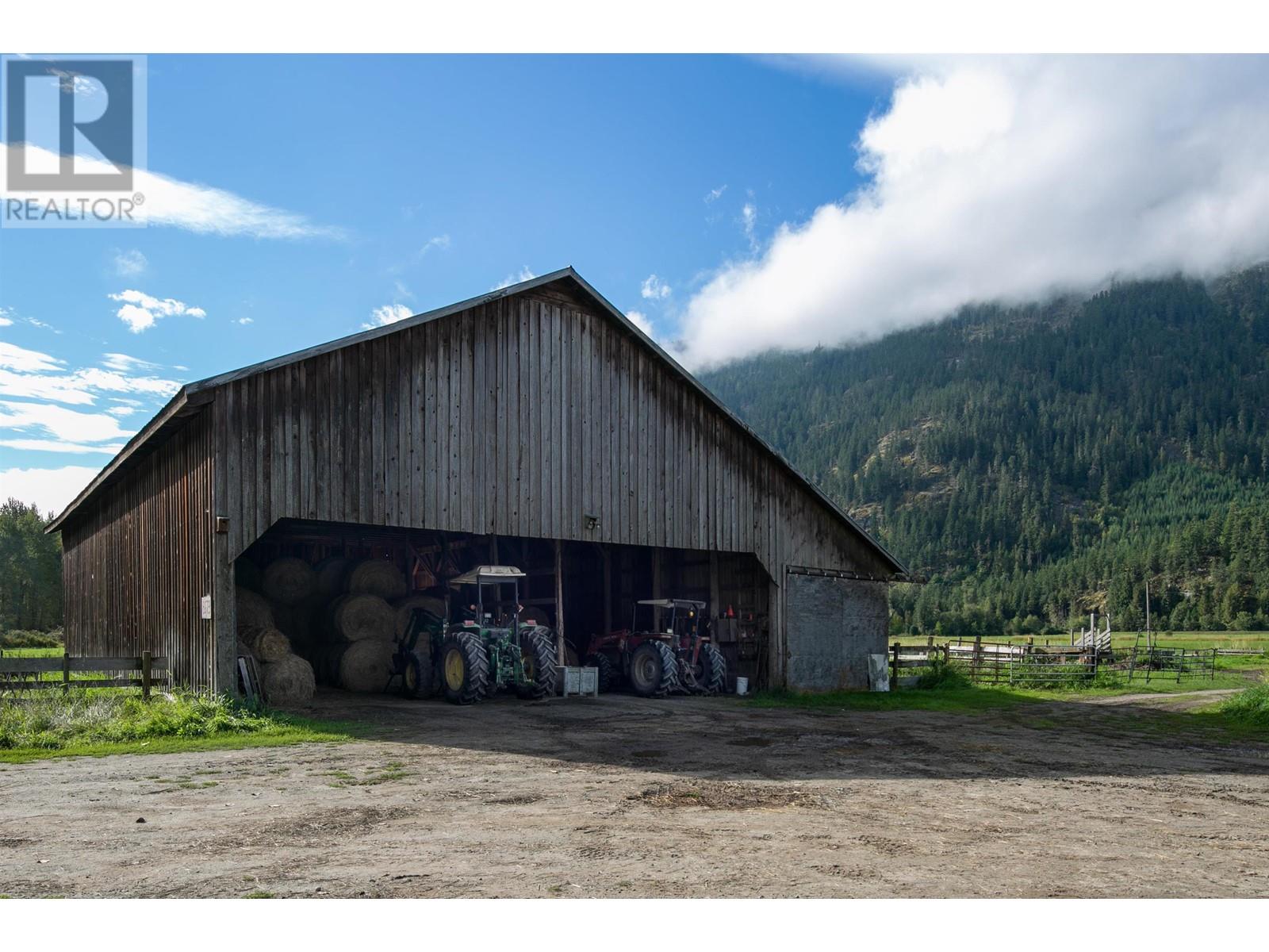 8573 Pemberton Meadows Road, Pemberton, British Columbia  V0N 2L2 - Photo 6 - R2813322