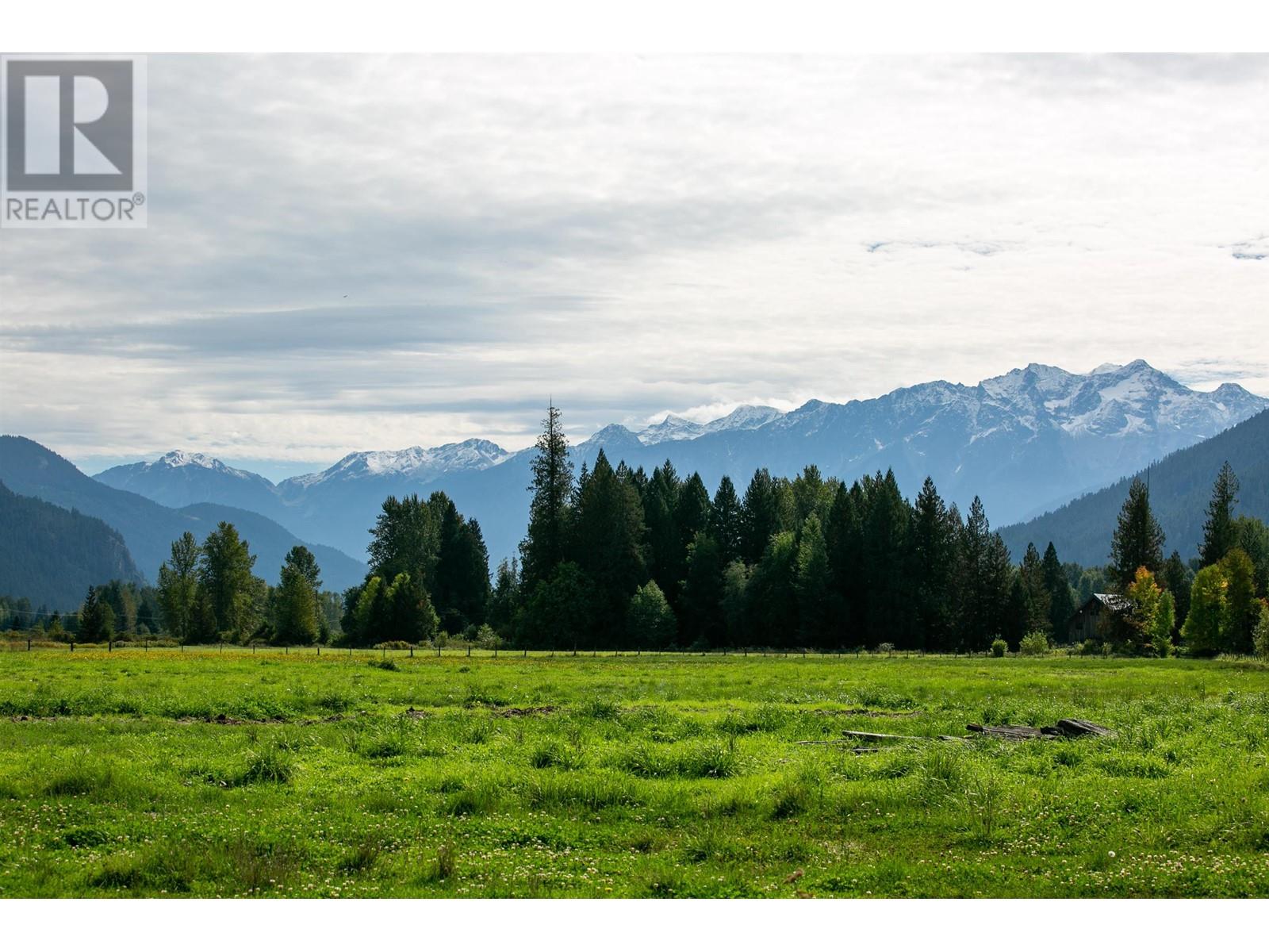 8573 Pemberton Meadows Road, Pemberton, British Columbia  V0N 2L2 - Photo 33 - R2813322