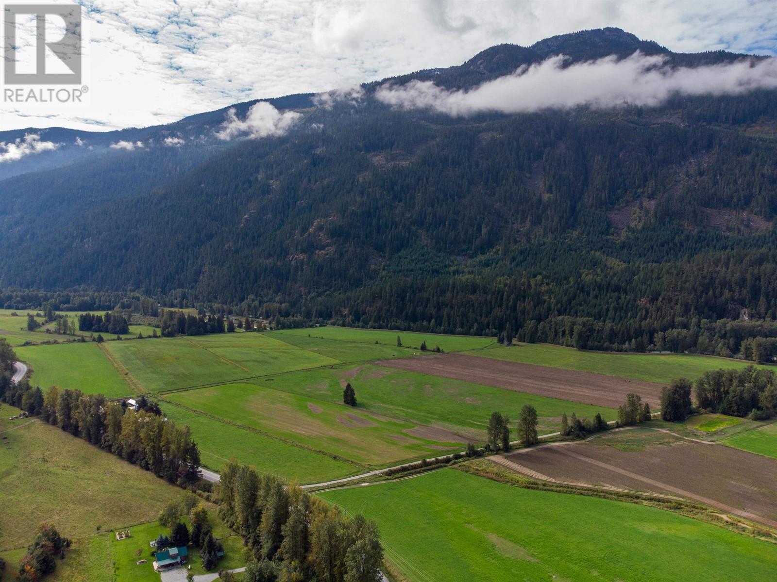 8573 Pemberton Meadows Road, Pemberton, British Columbia  V0N 2L2 - Photo 37 - R2813322