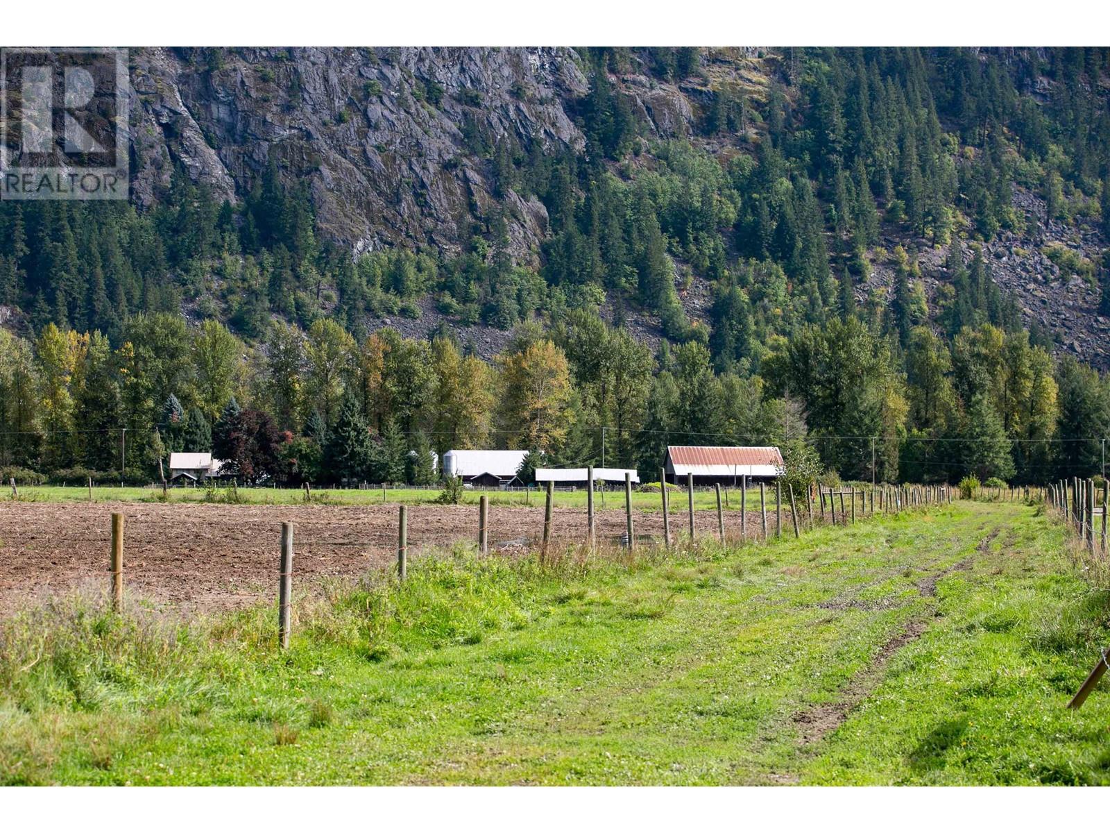 8573 Pemberton Meadows Road, Pemberton, British Columbia  V0N 2L2 - Photo 32 - R2813322