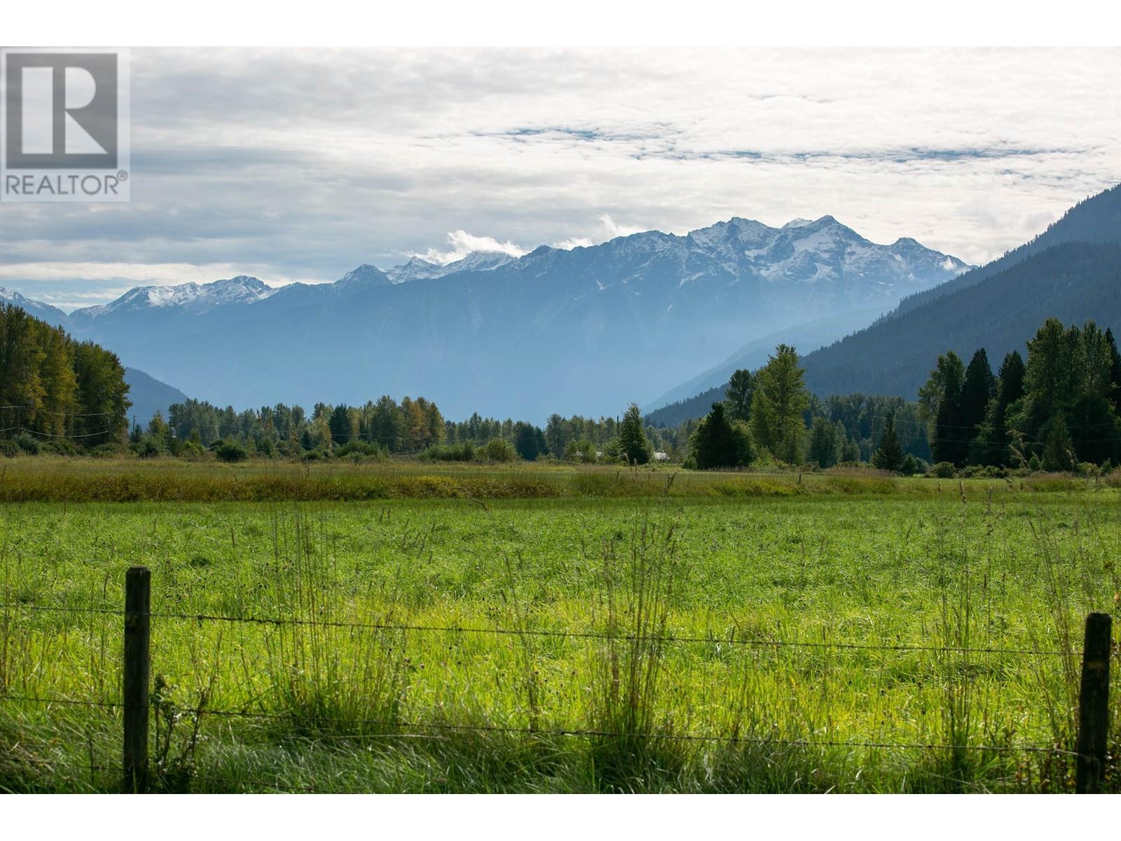 8573 Pemberton Meadows Road, Pemberton, British Columbia  V0N 2L2 - Photo 31 - R2813322