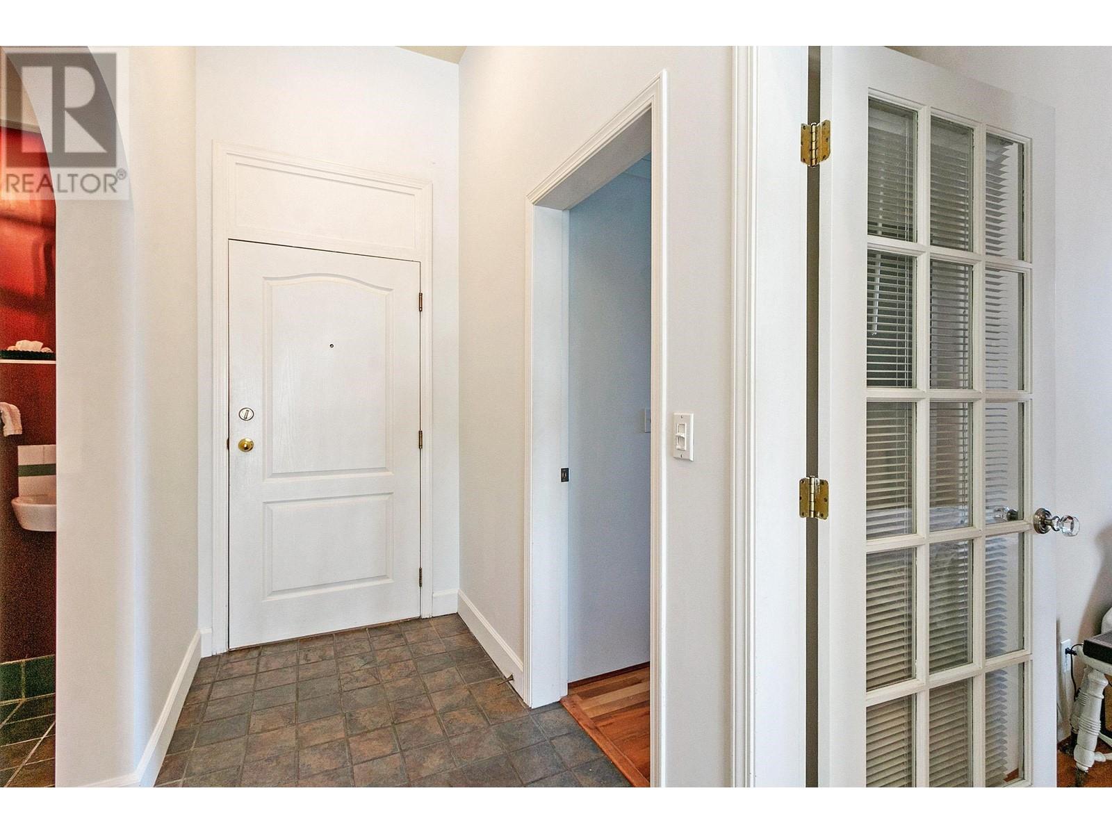 304 4590 Earles Street, Vancouver, British Columbia  V5R 6A2 - Photo 3 - R2818931