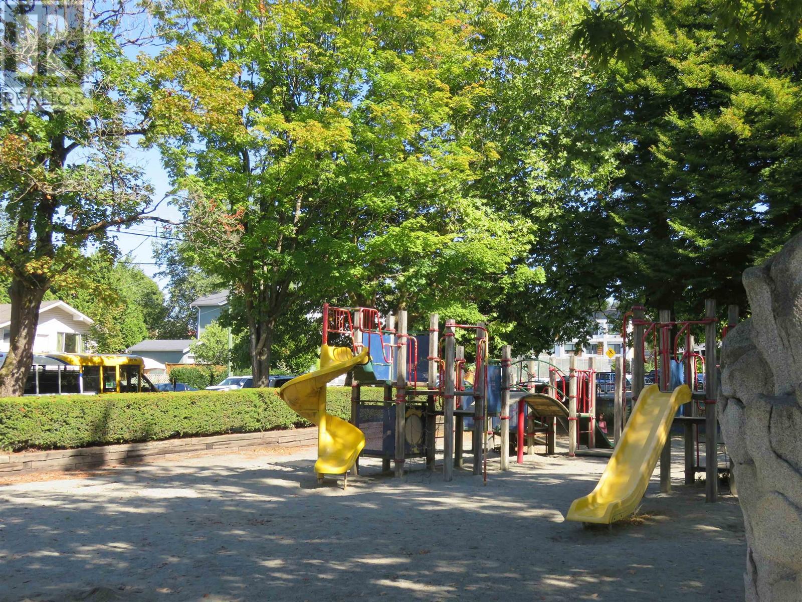 304 4590 Earles Street, Vancouver, British Columbia  V5R 6A2 - Photo 37 - R2818931