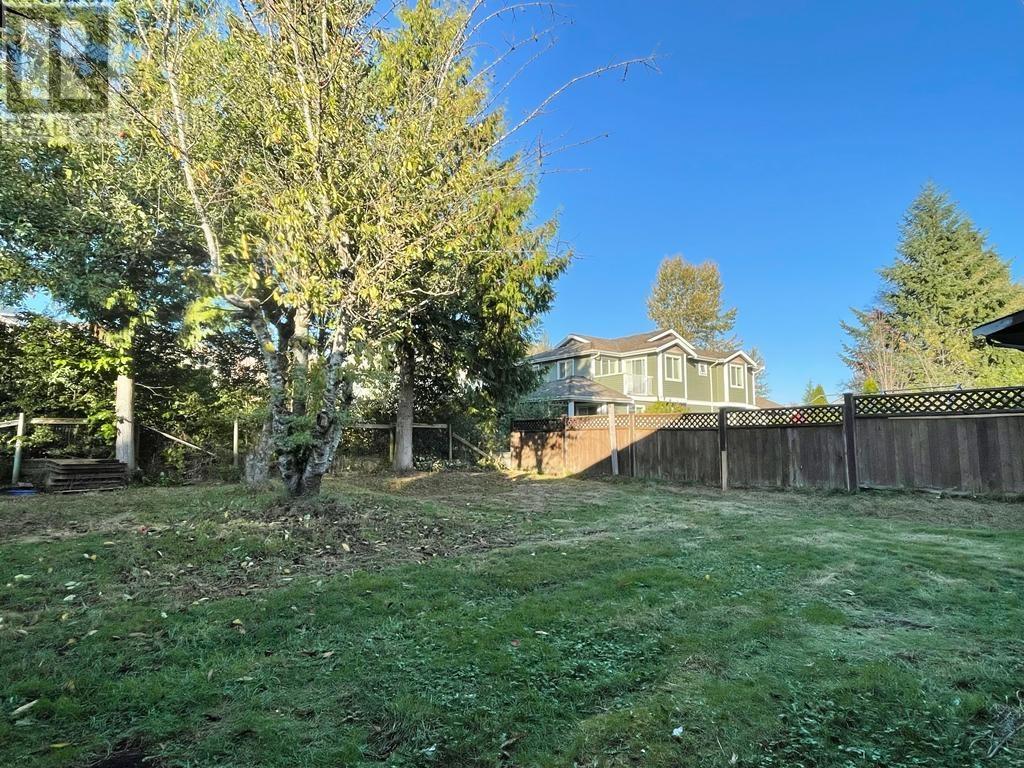 866 Poplar Lane, Gibsons, British Columbia  V0N 1V8 - Photo 4 - R2818099