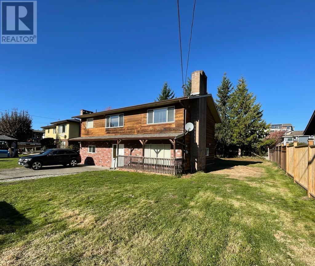 866 POPLAR LANE, gibsons, British Columbia