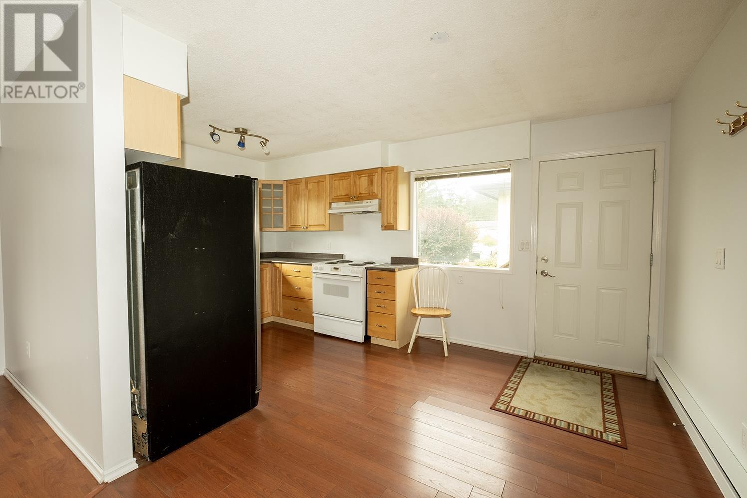 866 Poplar Lane, Gibsons, British Columbia  V0N 1V8 - Photo 5 - R2818099