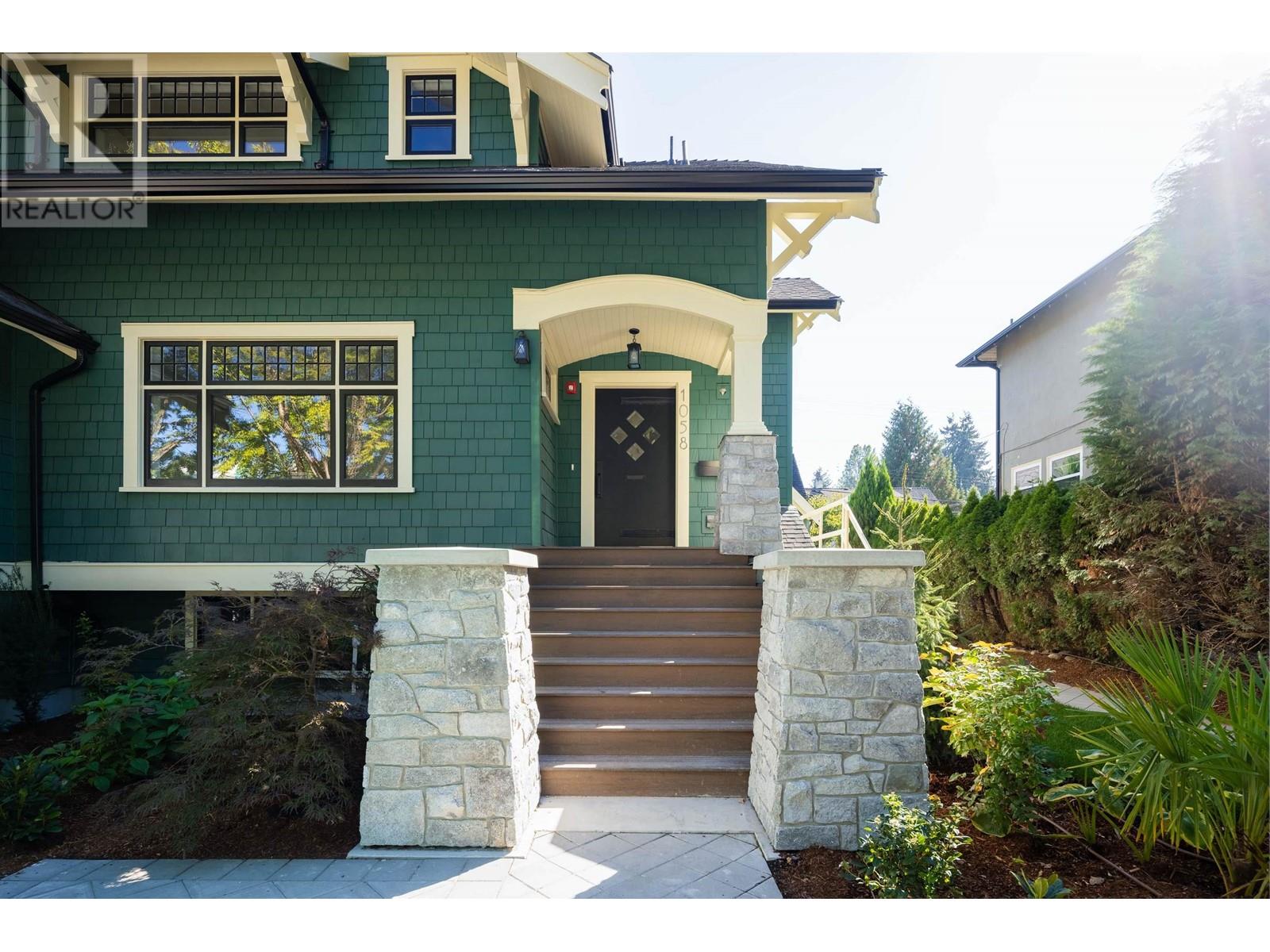 1058 W 15 Th Avenue, Vancouver, British Columbia  V6H 1R6 - Photo 1 - R2819193