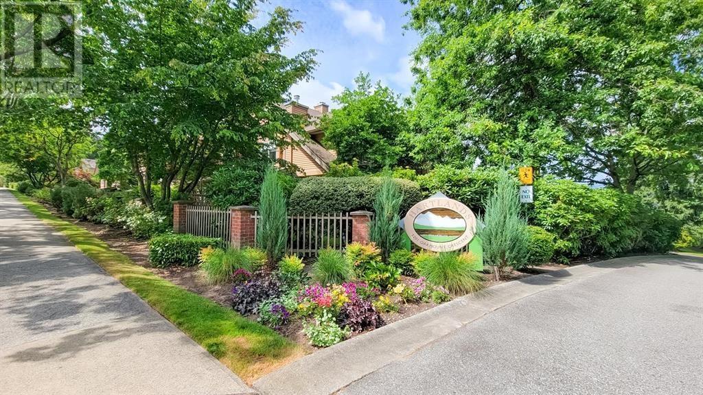 22 5201 Oakmount Crescent, Burnaby, British Columbia  V5H 4S8 - Photo 2 - R2818696
