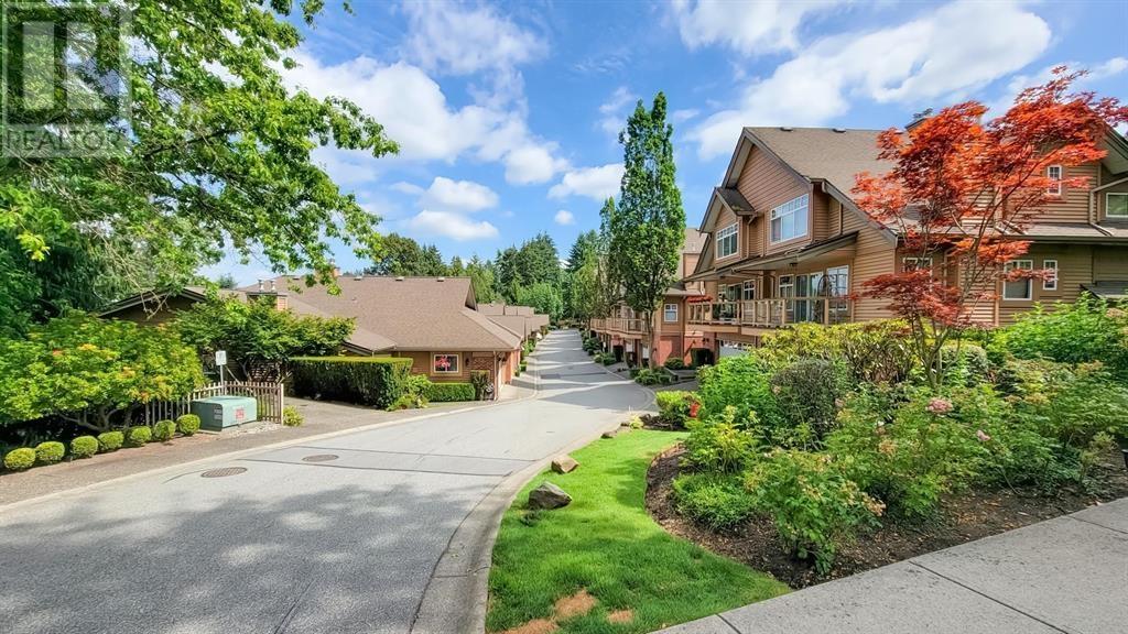 22 5201 Oakmount Crescent, Burnaby, British Columbia  V5H 4S8 - Photo 3 - R2818696