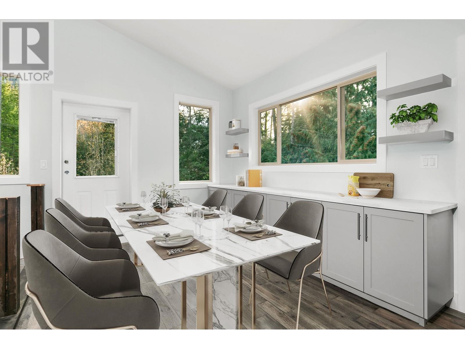 9045 Pemberton Portage Road, Pemberton, British Columbia  V0N 1L0 - Photo 2 - R2819174
