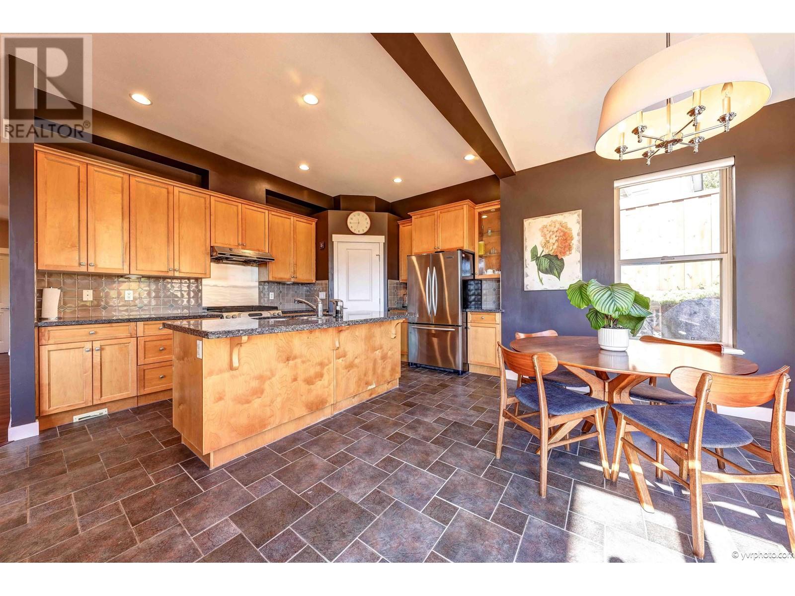 56 Maple Drive, Port Moody, British Columbia  V3H 0A7 - Photo 9 - R2818856